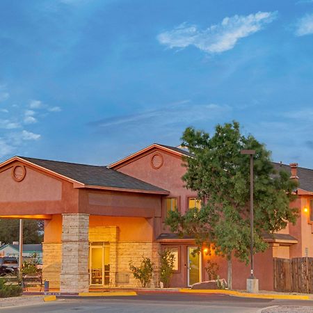 Super 8 By Wyndham Belen Nm Ξενοδοχείο Εξωτερικό φωτογραφία