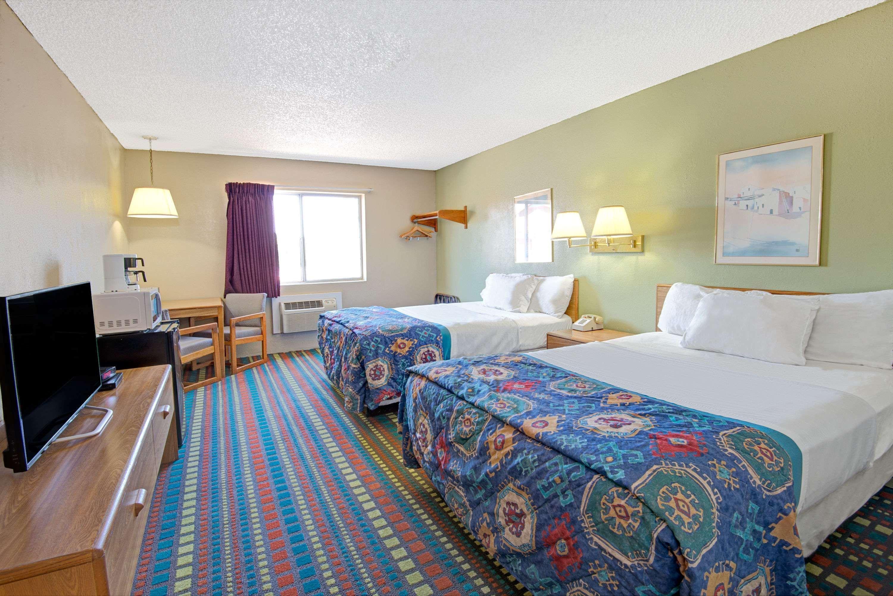 Super 8 By Wyndham Belen Nm Ξενοδοχείο Εξωτερικό φωτογραφία