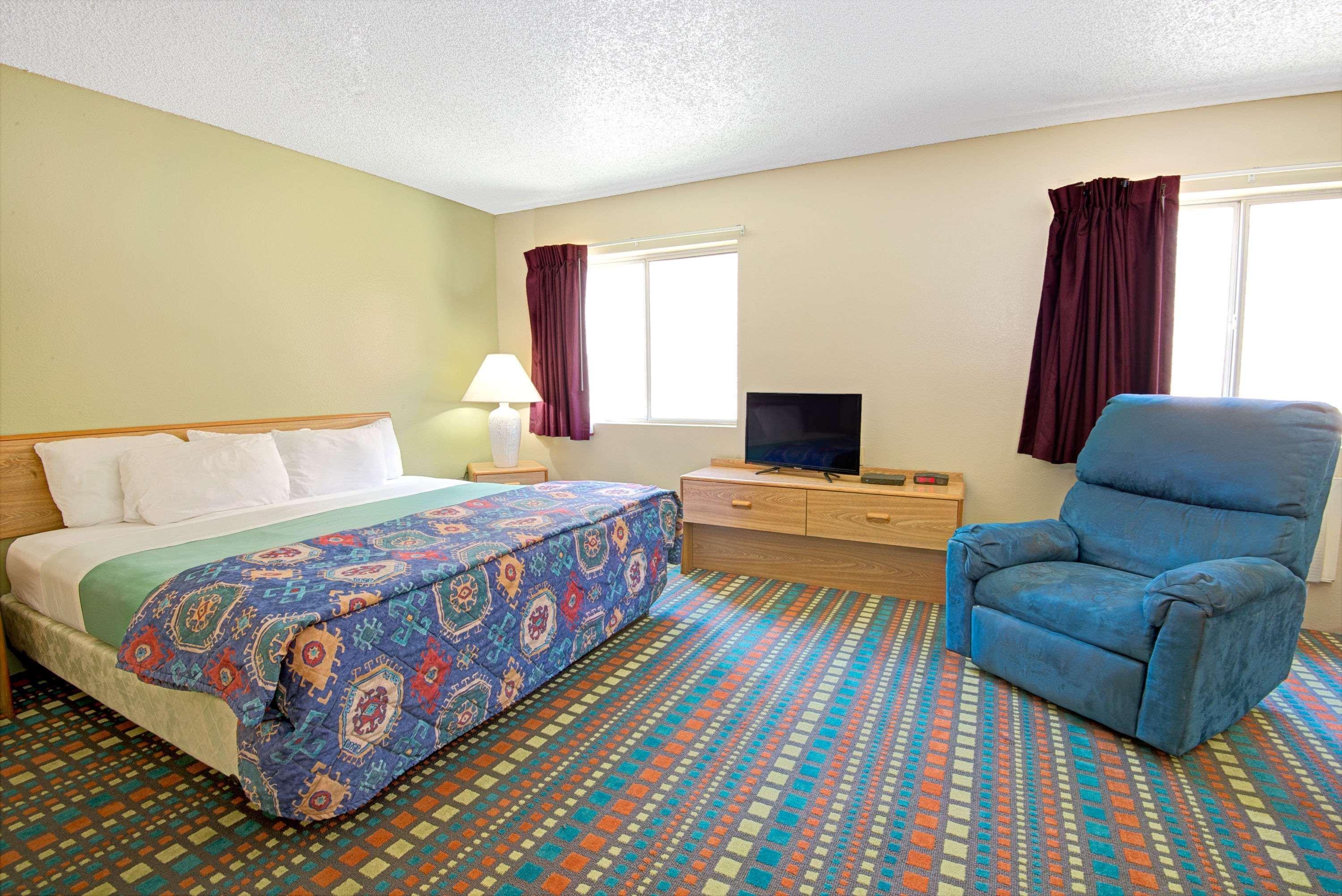 Super 8 By Wyndham Belen Nm Ξενοδοχείο Εξωτερικό φωτογραφία
