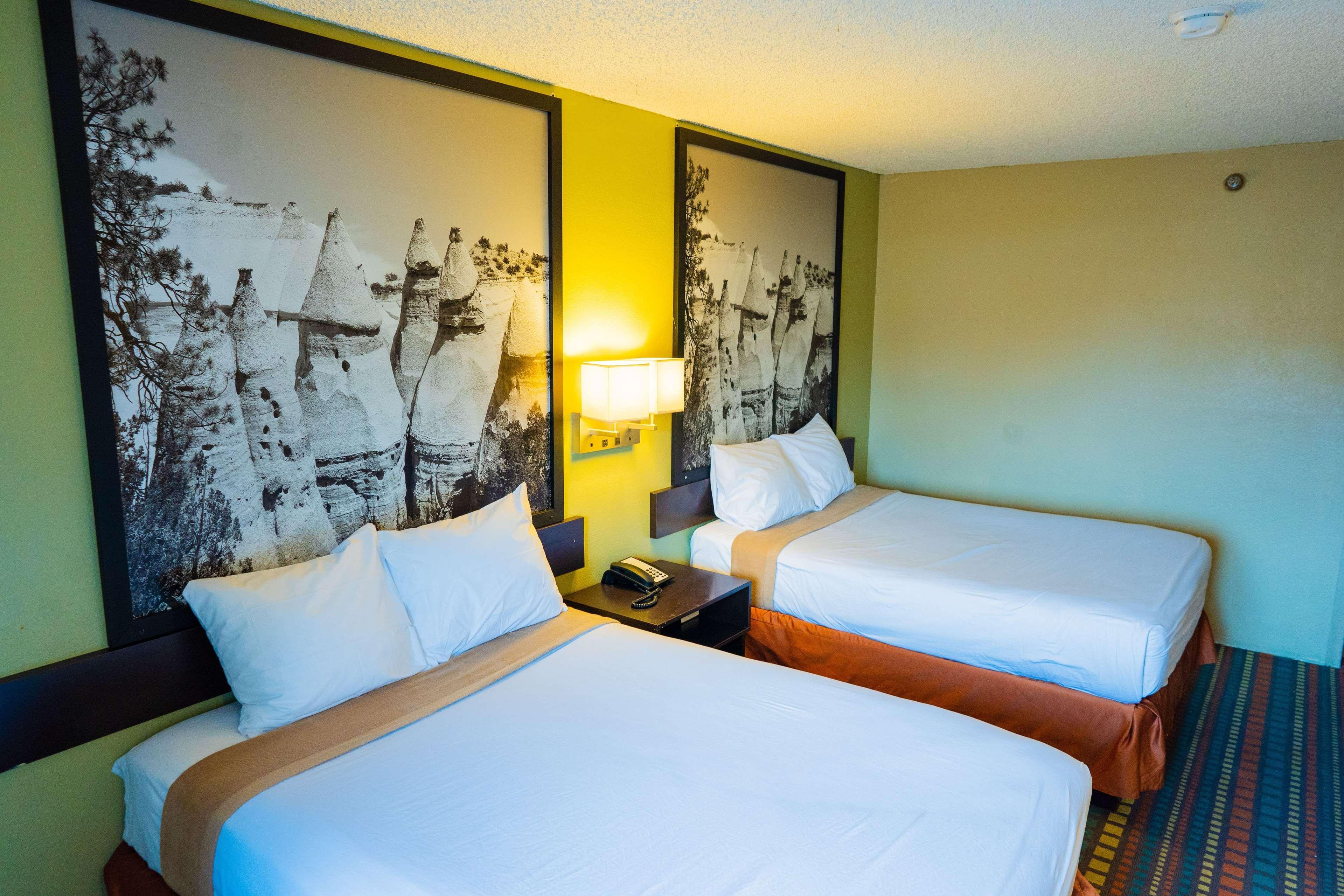 Super 8 By Wyndham Belen Nm Ξενοδοχείο Εξωτερικό φωτογραφία