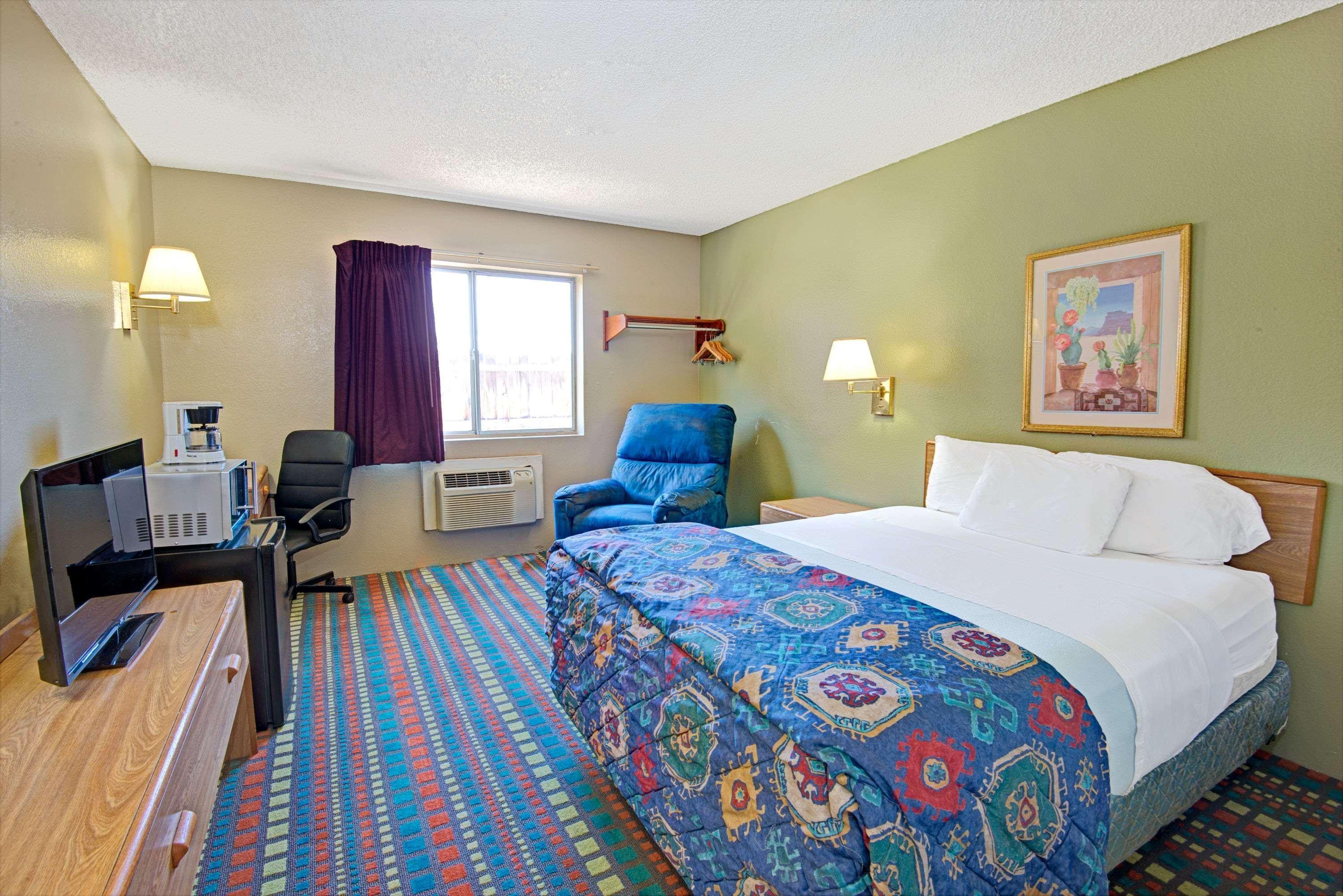 Super 8 By Wyndham Belen Nm Ξενοδοχείο Εξωτερικό φωτογραφία