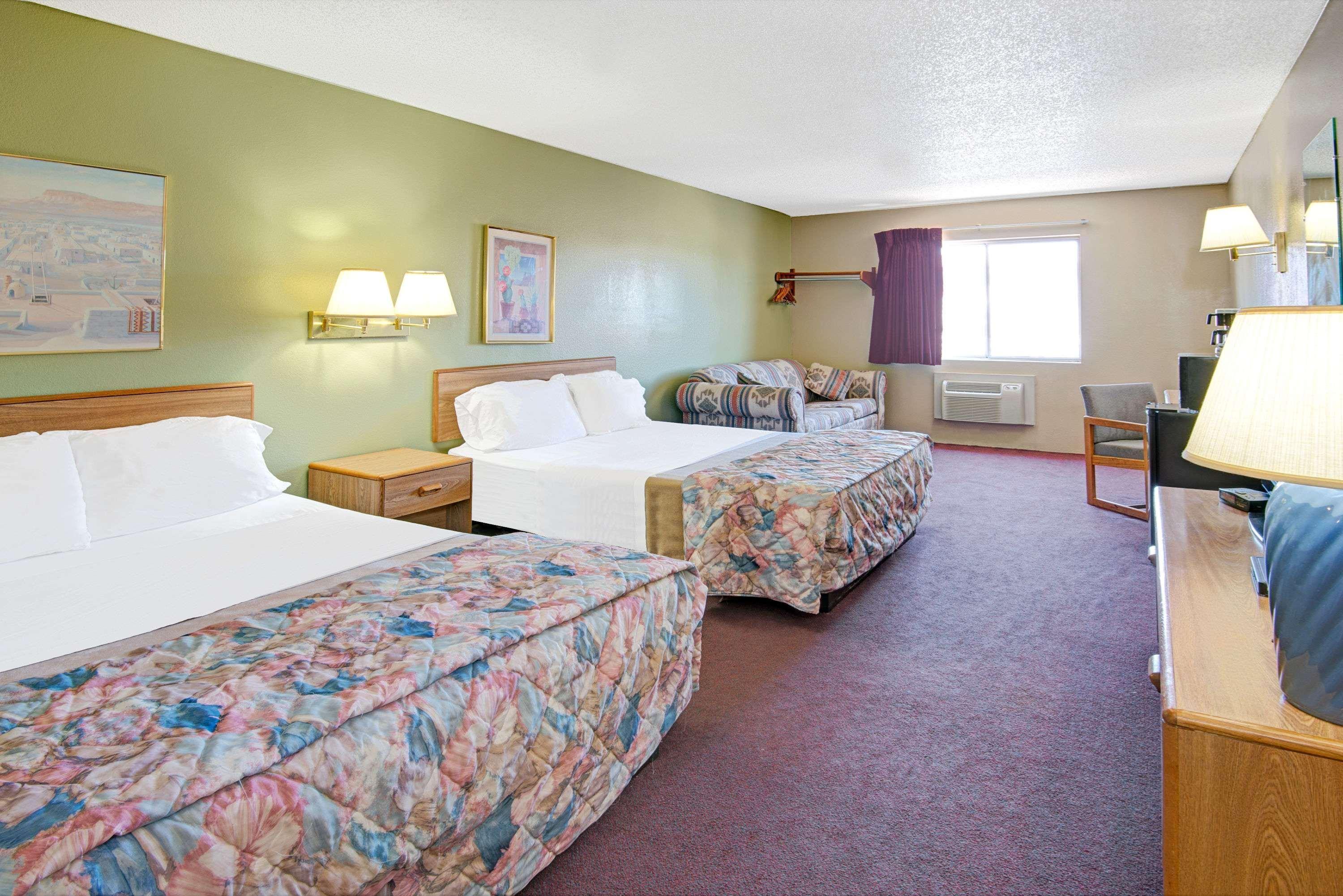 Super 8 By Wyndham Belen Nm Ξενοδοχείο Εξωτερικό φωτογραφία
