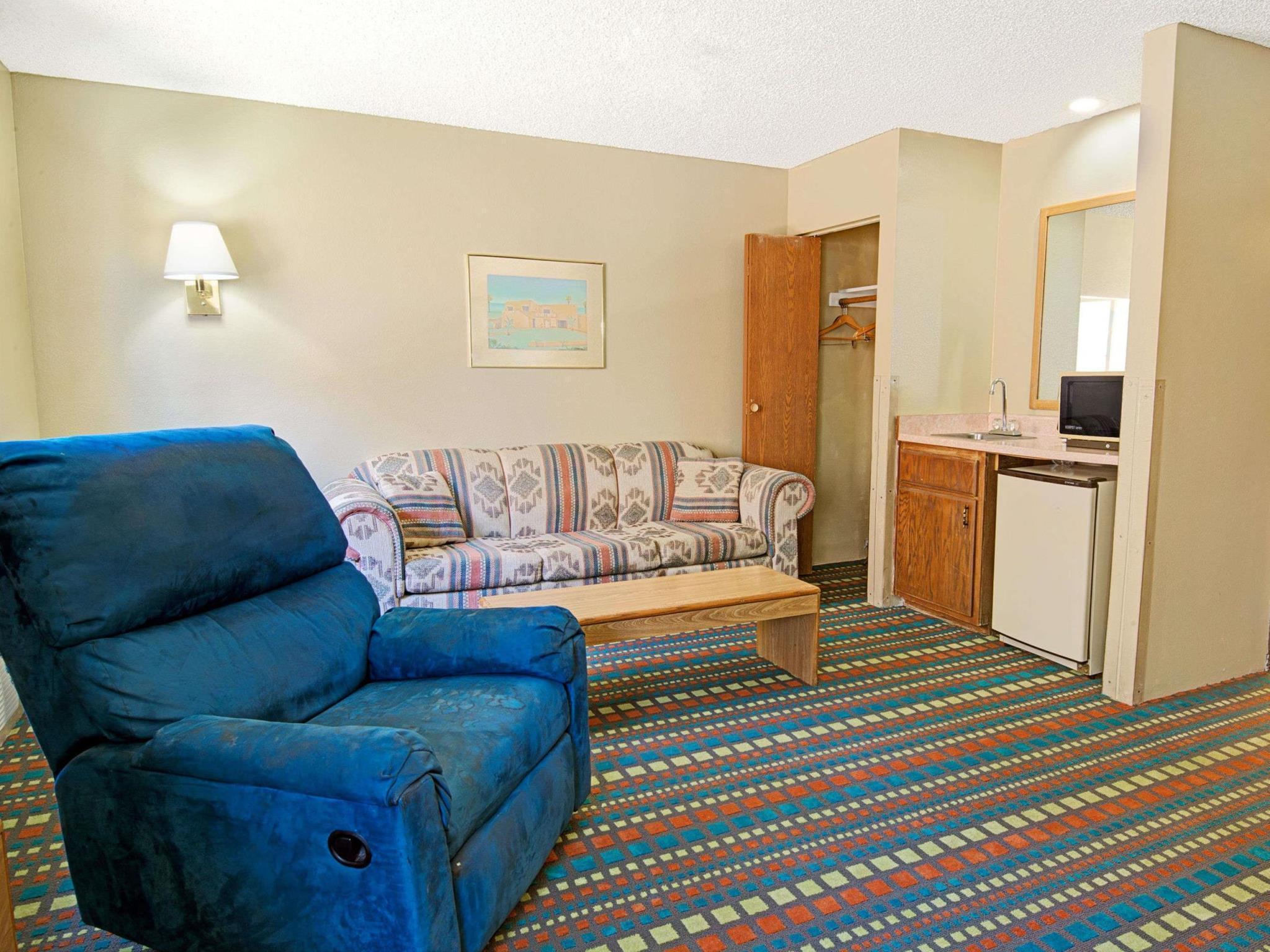 Super 8 By Wyndham Belen Nm Ξενοδοχείο Εξωτερικό φωτογραφία